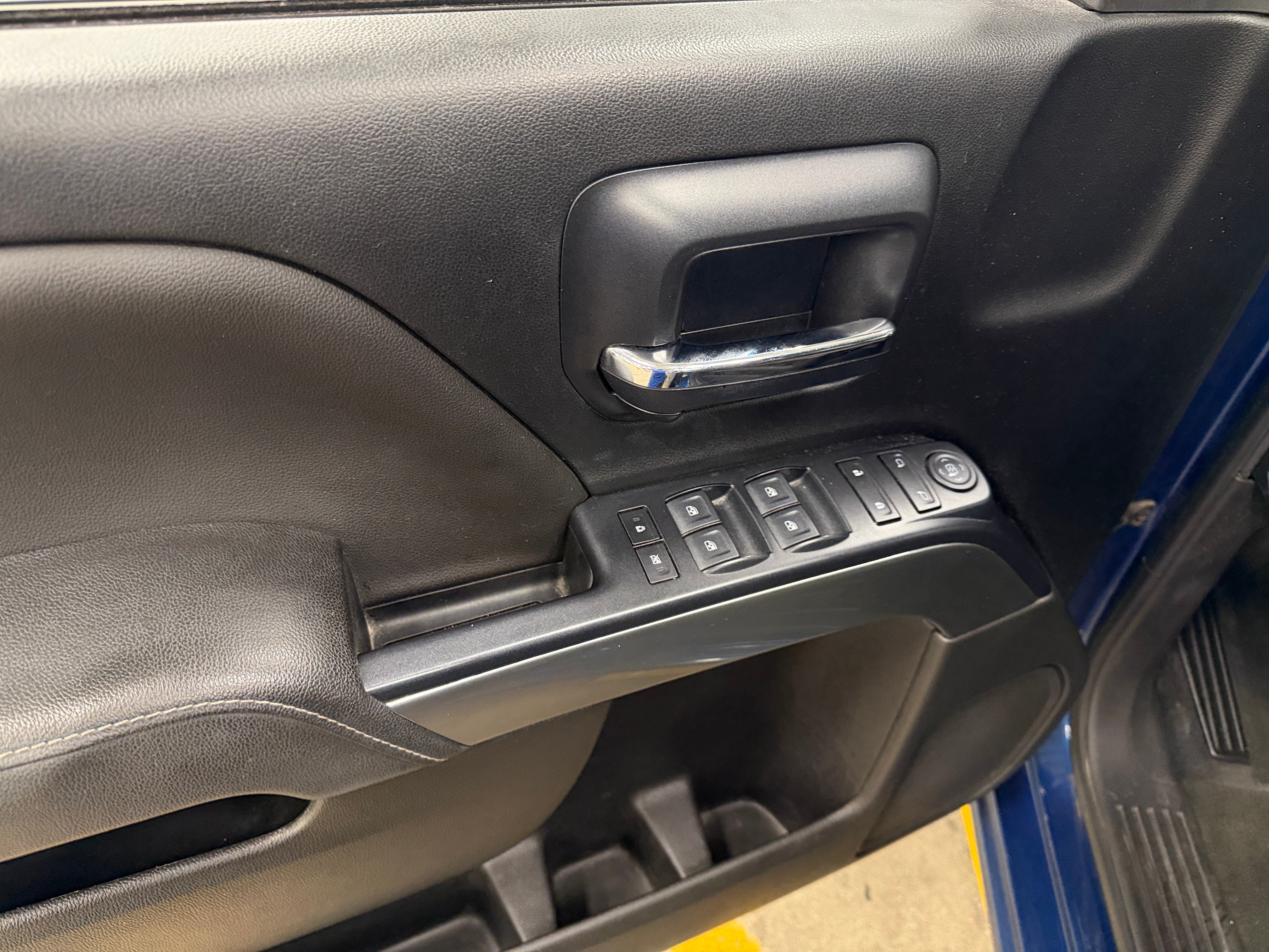chevrolet silverado 1500 2018 3GCUKREC0JG193766 image chevrolet silverado 1500 2018 3GCUKREC0JG193766 image
